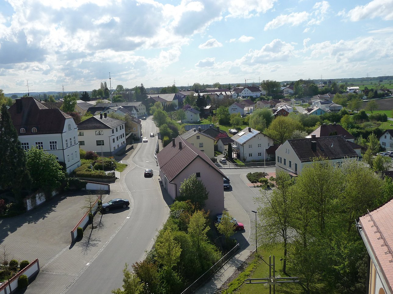 Blick vom Kirchturm in Richtung Rathaus (Bild: Maximilian Fröschl)