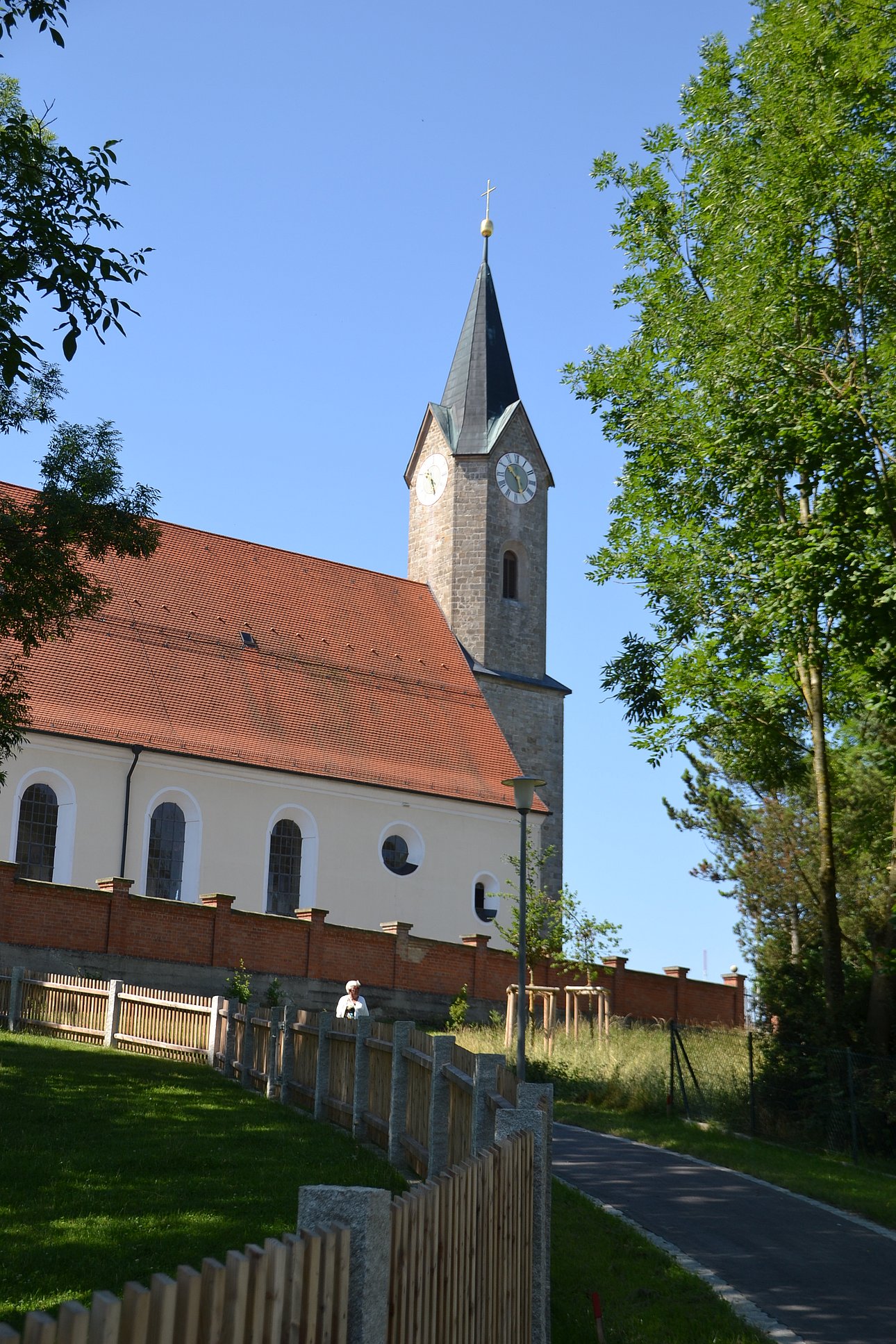 Kirche Simon und Judas in Isarhofen (Foto: Agnes Jäger)